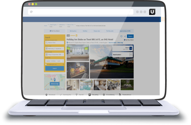 לפטופ עם מערכת הזמנת מלונות וטיסות לסוכני נסיעות