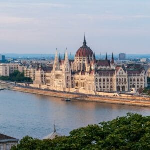 תוכנית טיול לבודפשט 5 ימים - בית הפרלמנט ההונגרי בבודפשט