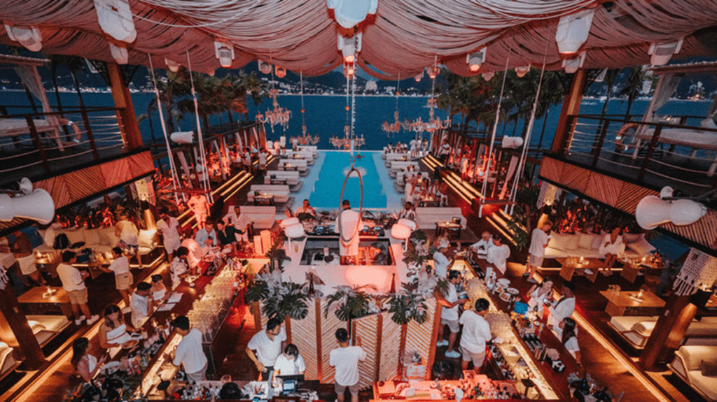 יונה ביץ' קלאב פוקט, תמונה מעמדת הדיג'י